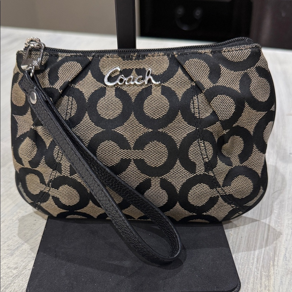 Vintage Y2K Large Coach Signature Black and Tan Wristlet